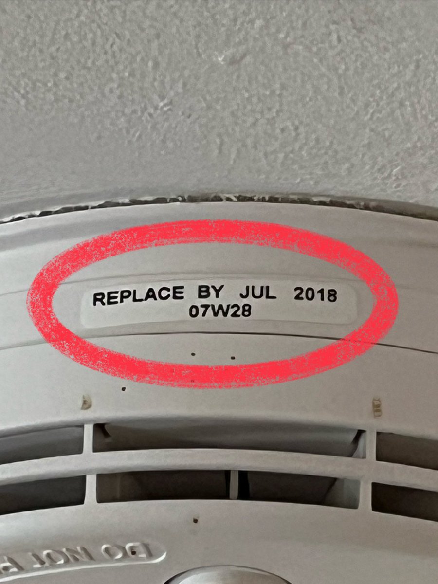 CorkCountyFire's tweet photo. Did you know your smoke alarm has an expiration date? 

Smoke alarms should be replaced after 10 years 📆

Even if your alarms appear to work when tested the sensor may have degraded. 

Check yours today 👀

#TestItTuesday #SmokeAlarmsSaveLives https://t.co/U5JHPrDOhC