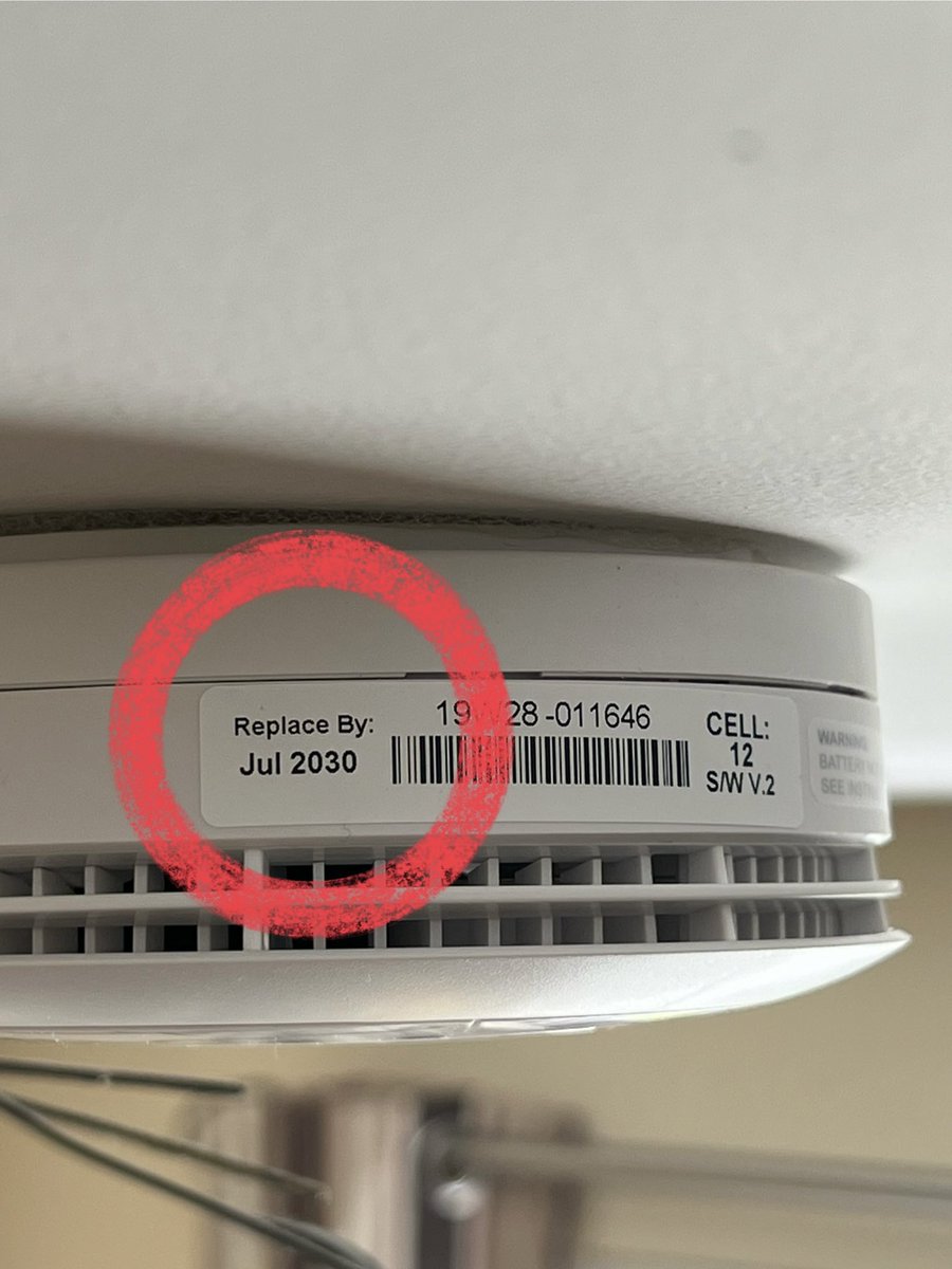 CorkCountyFire's tweet photo. Did you know your smoke alarm has an expiration date? 

Smoke alarms should be replaced after 10 years 📆

Even if your alarms appear to work when tested the sensor may have degraded. 

Check yours today 👀

#TestItTuesday #SmokeAlarmsSaveLives https://t.co/U5JHPrDOhC