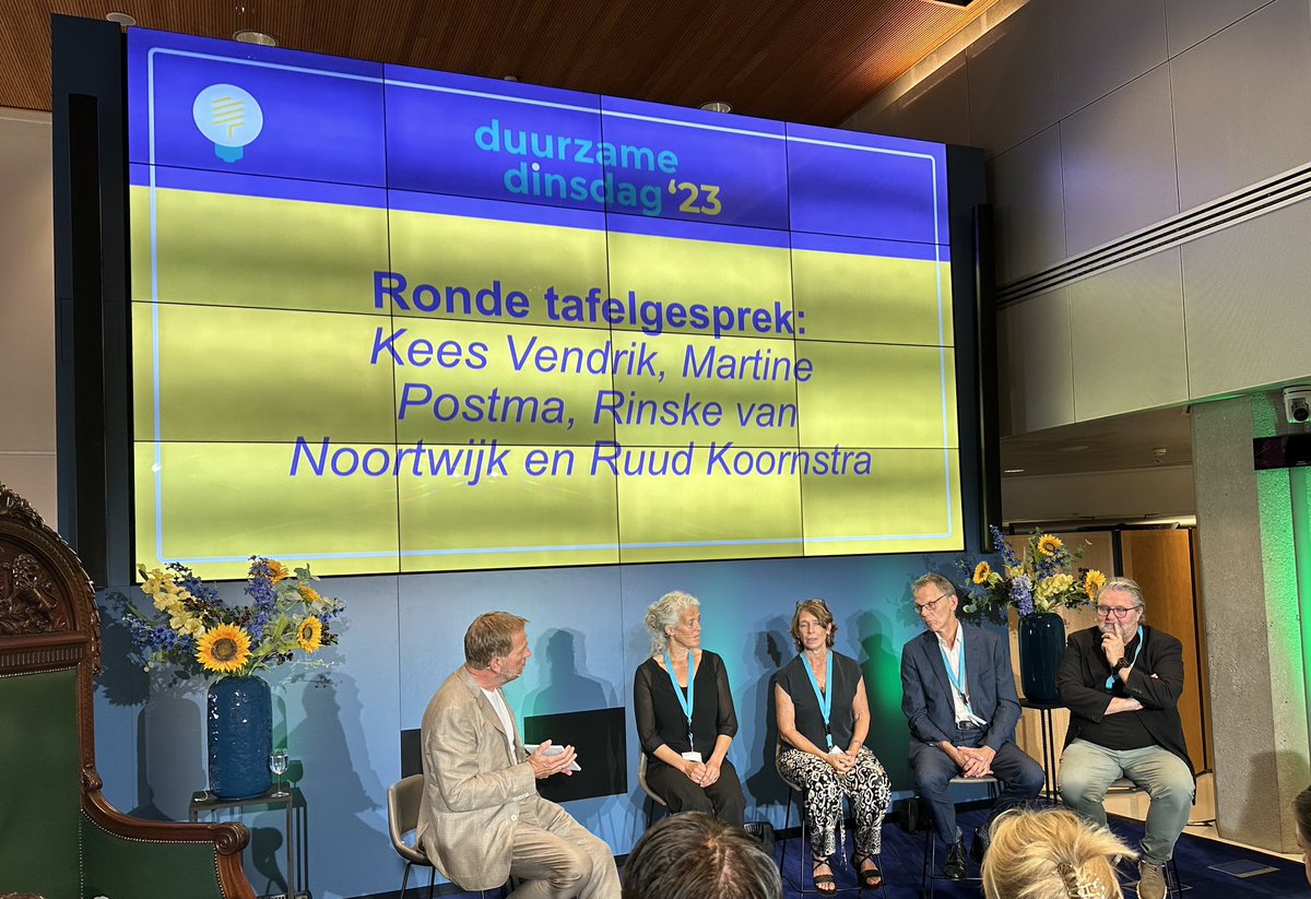 5 punten plan van #duurzamedinsdag bevat ‘laat jongeren meer mee praten’. 

Helemaal eens: Jongeren zijn ook voor ons @OmbudsToekomst de schakel naar toekomstige generaties.

Op naar een Wet Welzijn Toekomstige Generaties mét onafhankelijke waakhond én meer jongeren aan het roer!