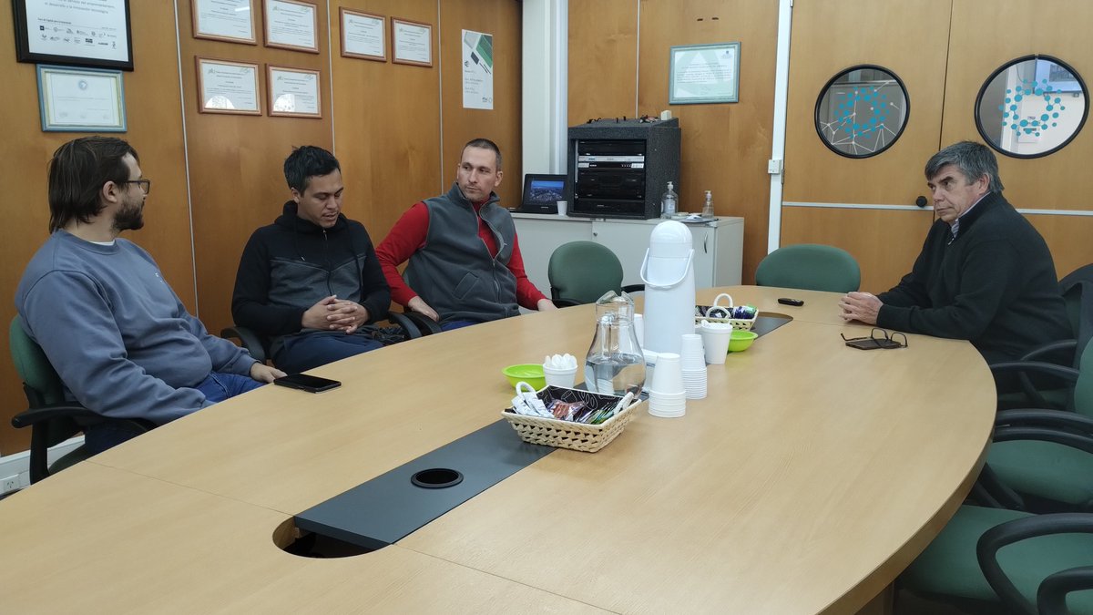 PTLCSAPEM's tweet photo. #PTLC
📍Acompañados por @AcronexOficial recibimos la visita de representantes de Crucianelli, empresa líder en el mercado de sembradoras.
📍Recorrieron la infraestructura disponible en el #ptlc destinada a emprendedores y empresas.
📍Participaron de la visita la empresa #ingeap https://t.co/hI9T25RVR6