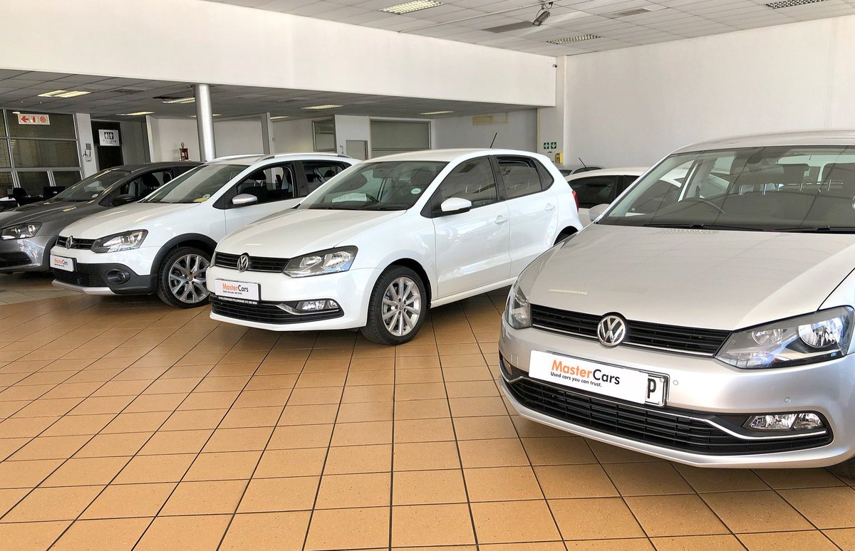 muzy747's tweet photo. The debate about buying a car with an income of ONLY R10 000 in 2023 stresses me out😔😥 https://t.co/HaiFXTykVc