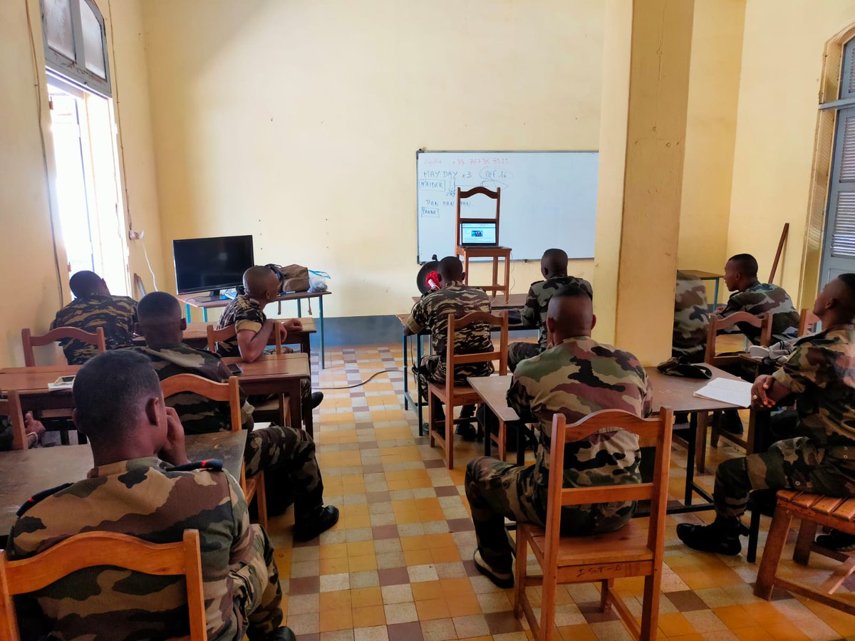 #HappeningNow @UNODC_MCP commence la première semaine de formation #BoatCrewMember dans le cadre du programme de mentorat national sur l'application du #droitmaritime à #DiegoSuarez, #Madagascar 🇲🇬 en collaboration avec #MarineNationale et #Gendarmerie & financé par @StateINL