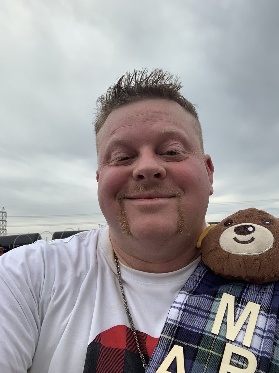 cubsoldier's tweet photo. So I did this thing at #PrideCalgary. Lets just say I needed this BIG TIME! The ability to be myself and support my community means a lot to me. And the support we got was outstanding!
(Photo Credits - Chasersnk w/ FAB) https://t.co/hGLudje8Vq
