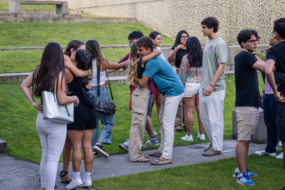 bculinary's tweet image. Hoy recibimos a los y las estudiantes del 2º curso del Grado en Gastronomía y Artes Culinarias 🙌 Reencuentros, abrazos y sonrisas. ¡Bienvenidos y bienvenidas otra vez! #mybculinary