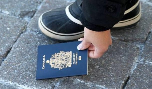 DOCUMENTS: @PassportCan admits mismanagement caused 2022 snafus with 50% of staff at home and 20% quitting; Minister @KarinaGould had blamed mysterious volume of applications.  blacklocks.ca/admit-passport… #cdnpoli @ServiceCanada_E
