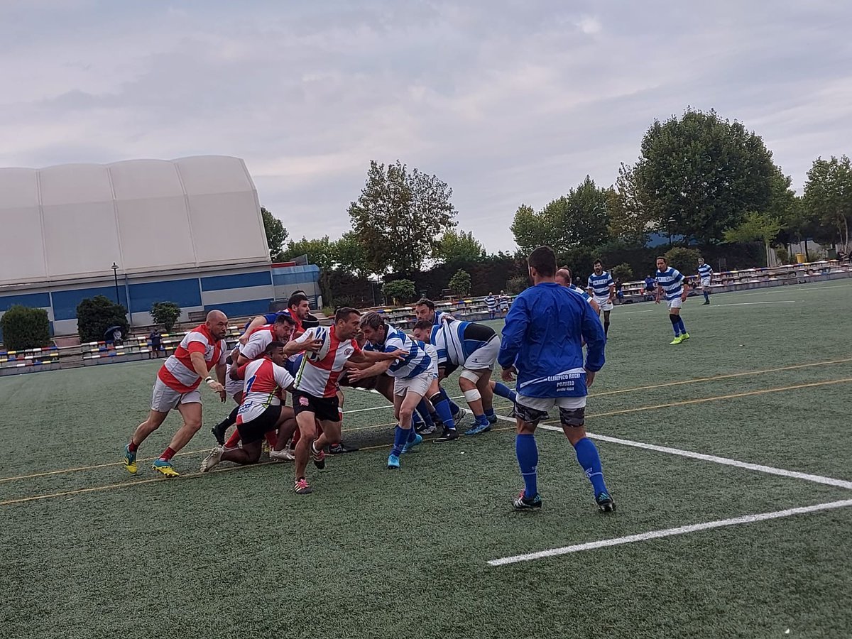 RugbyACdS's tweet photo. Gran día de Veteranos el pasado sábado día 2 en Pozuelo, volvimos a juntarnos y a vestir la Sagrada Rojiblanca🇦🇹 con el Oval de por medio
Gracias a los Anfitriones por el partido y el gran tercer tiempo. @OlimpicoRugby 
Prometemos volver con fuerza este año!
Aupa Rugby ACdS 🏉🇦🇹 https://t.co/UcHrCpa1Yh