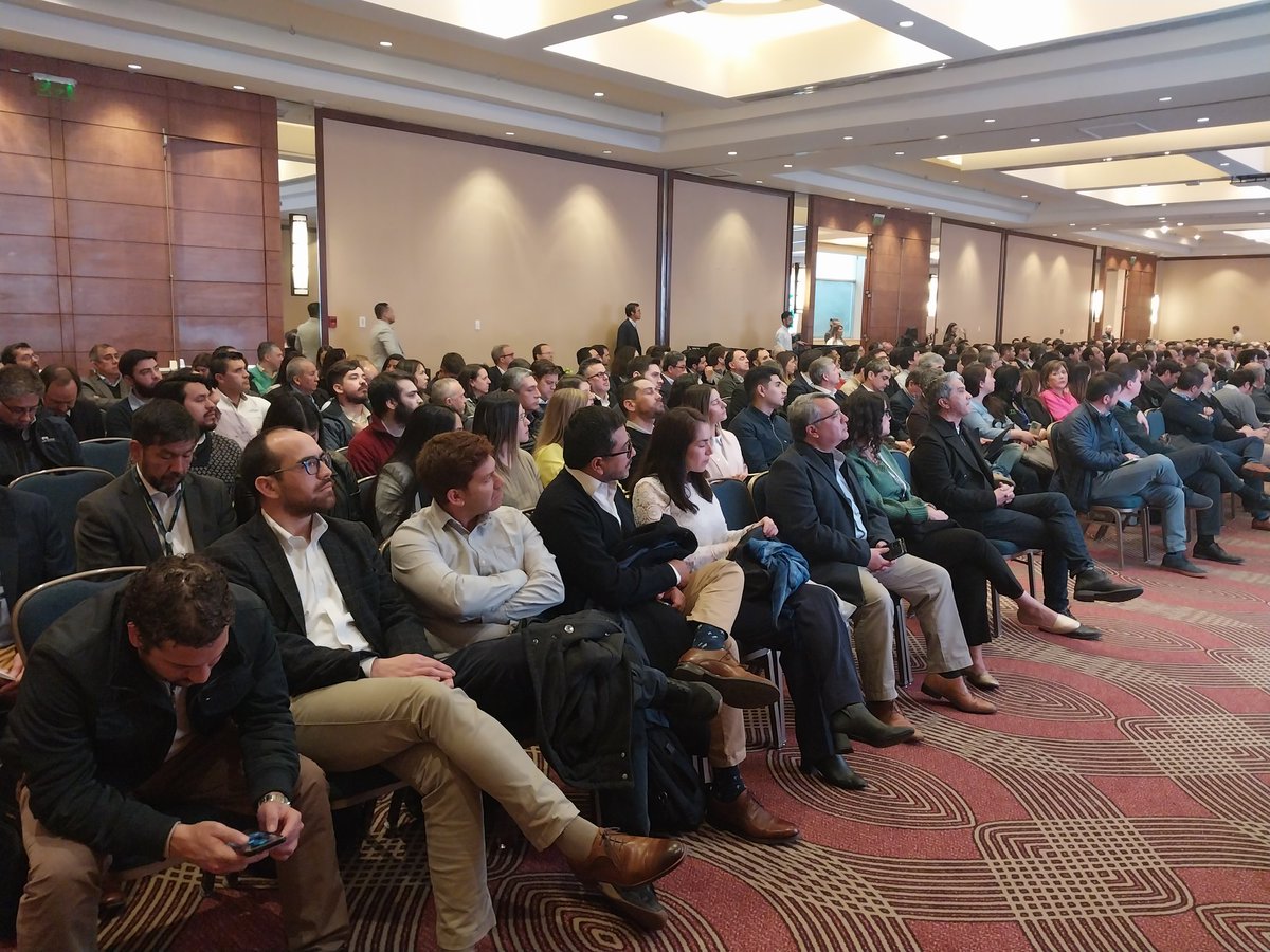 SUTMINAG's tweet photo. La ministra de Minería Aurora Williams en Encuentro de Proveedores @MinMineria_cl @nuevamineria @CamaraNacional @AIA_ANTOFAGASTA @exponorcl @ConsejoMinero @Sonami_Chile @CochilcoChile https://t.co/SSXn2SK5q3