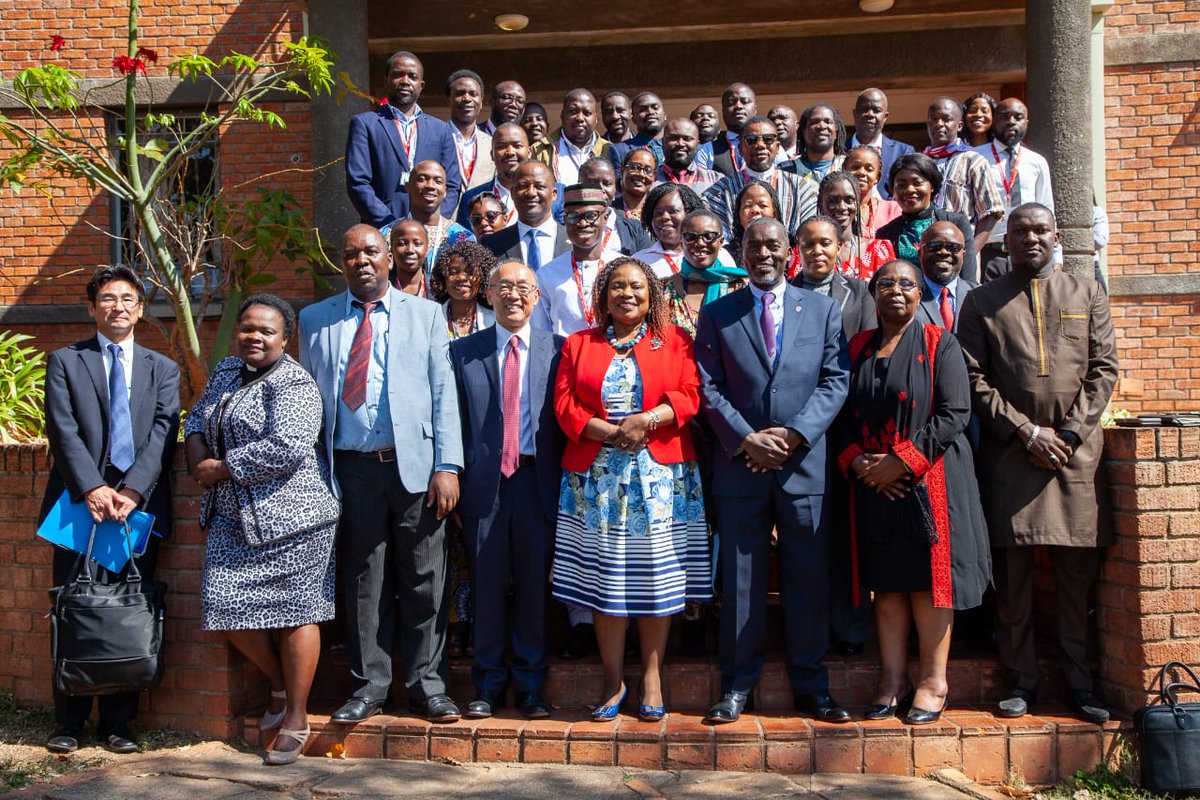 Francis Ntakije tweet media