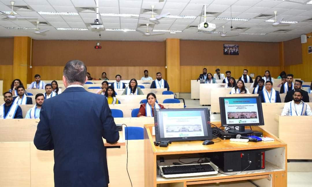 askhimanshurai's tweet photo. It was an absolute delight to meet and interact with the graduates of the 14th batch of the Integrated Programme in Business Analytics #IPBA at our @IIM_I. In the valedictory, I had the privilege of sharing with them my understanding of IPBA, where 'I' stands for Integrity, 'P' for a clear Purpose, 'B' for maintaining a Balance between needs and desires, and 'A' for taking Action. 

#Learning #Success #LifeLessons #Growth #IIMIndore