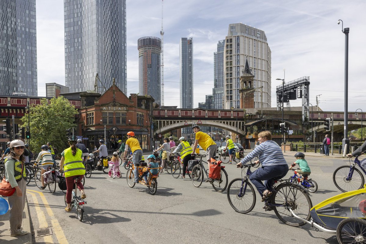 Kidicalmassmcr's tweet photo. Just under two weeks until we do this again! It was so much fun last time. A big family bike ride out on the city centre streets, to reclaim the space for safe riding for all. Sunday September 17th, 2 mile child paced ride, meet Central Library. See you there 🙏🚲❤️💚👧🏽🧒🌈 https://t.co/WSXDcA91Mt