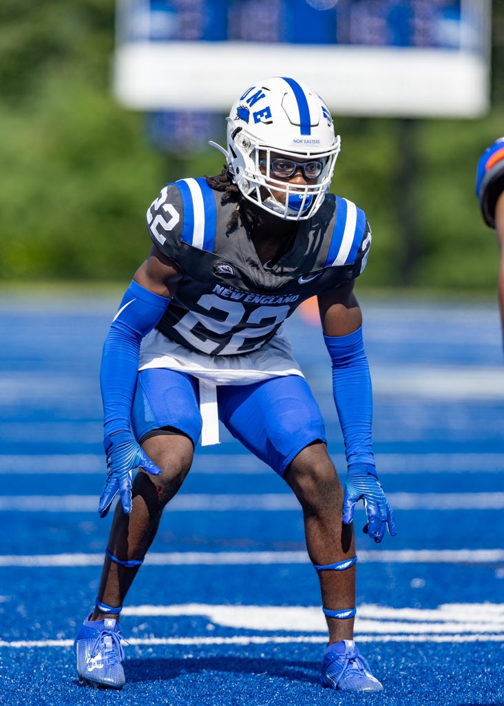 Sophomore year loading for <a href="/CWinslow37/">Christopher Winslow</a>, 7 solo, 2 assisted tackles. From your biggest fan!