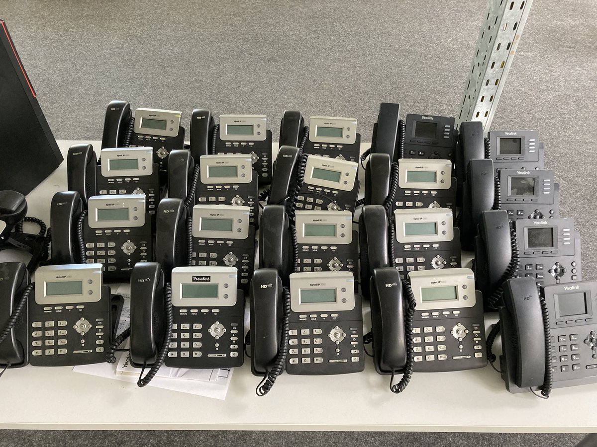 Med_Informatik's tweet image. #Back2theFuture: Der Alexander Graham Bell- Gedächtnis-Tisch

Dank Teams. &amp;amp; Zoom fast unbenutzt!