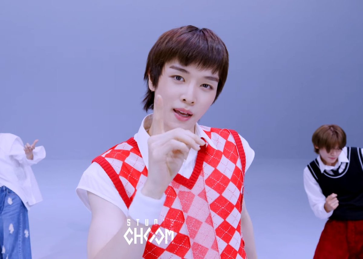 jsc_pics's tweet image. SUNGCHAN STUDIO CHOOM DEBUT