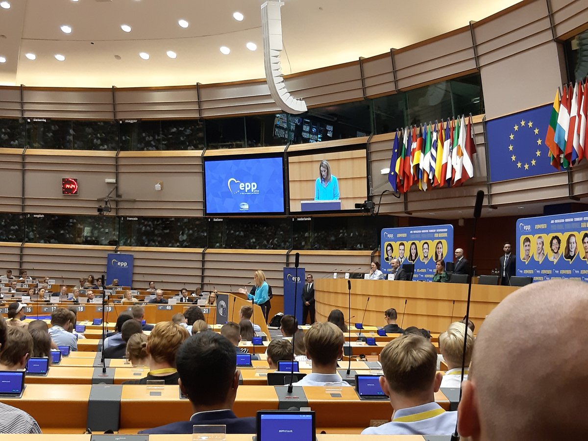 'Do not give in to the temptation of easy cynicism' - @EP_President @RobertaMetsola #EPP4Youth