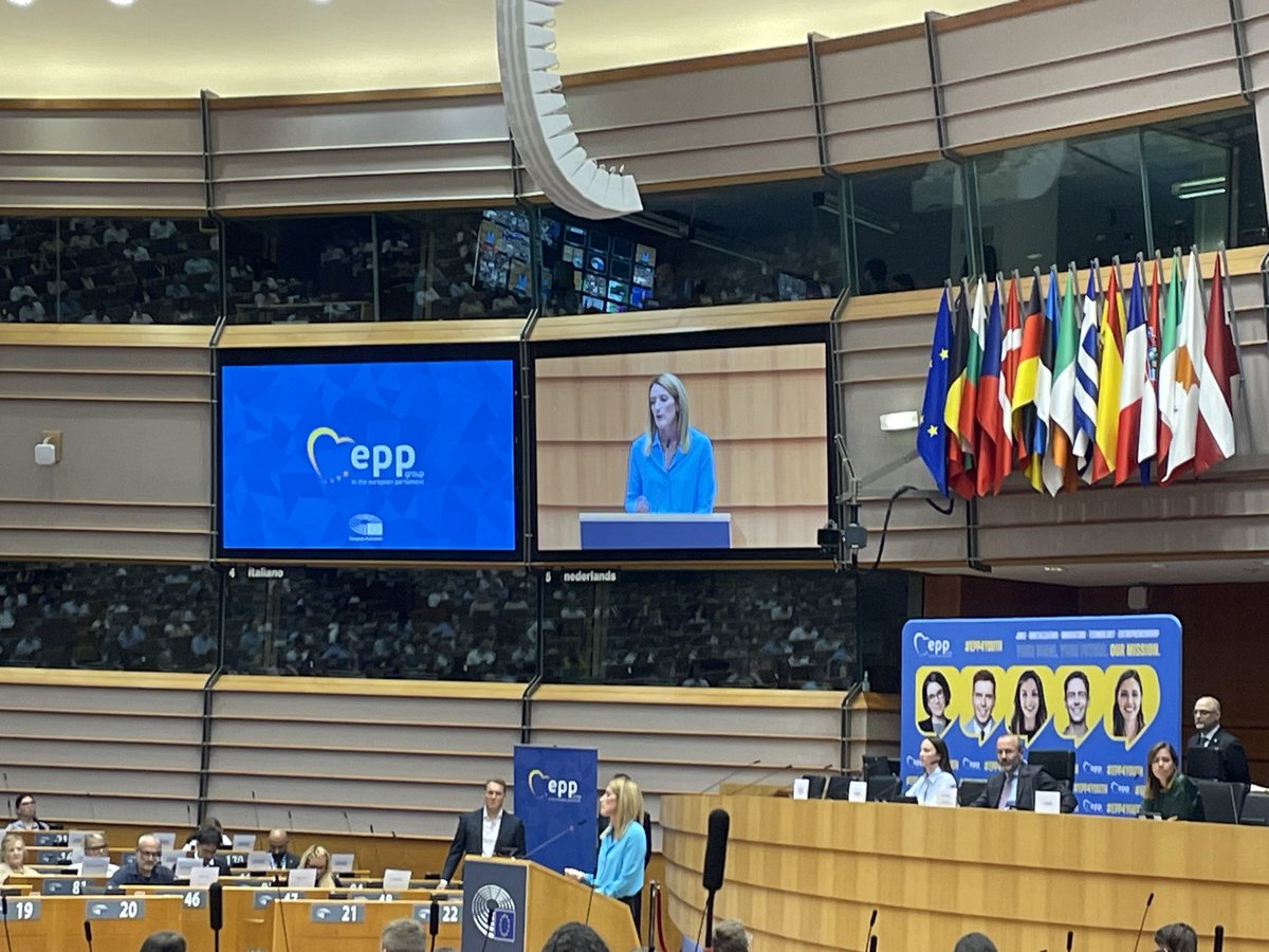 Inspiring speech of @RobertaMetsola as always ! #EPP4Youth @EPP @EPPGroup 🇪🇺🇪🇺🇪🇺