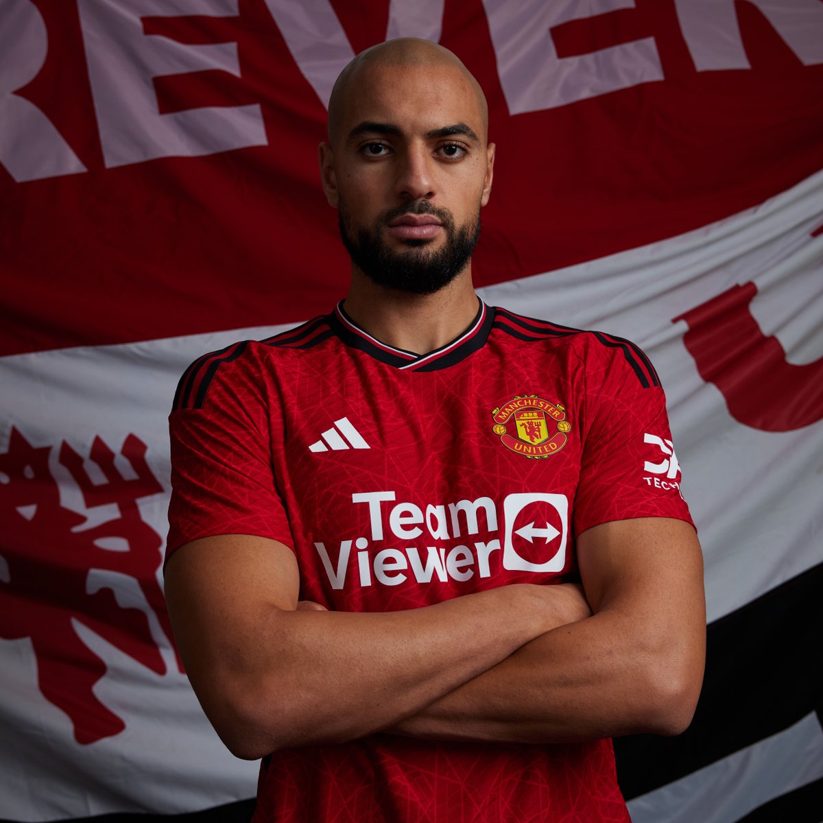 ManUtd's tweet photo. Bolstering our midfield 🛡️

#MUFC