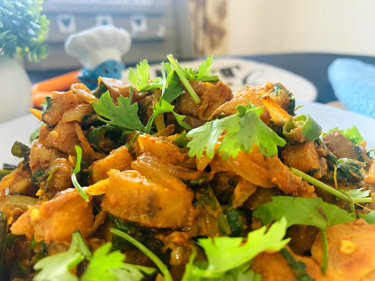 baddelaskitchen's tweet photo. Try This Creamy Raw Banana Curry Today! #shorts  #delicious #recipe

For Written Recipe: https://t.co/3rqf90UZqw

#delicious #like #share #subscribe #Foodie #yummy #RecipeOfTheDay #healthy #quick #EASY #banana #rawbananarecipe #plantain https://t.co/Gsd6Fybmth