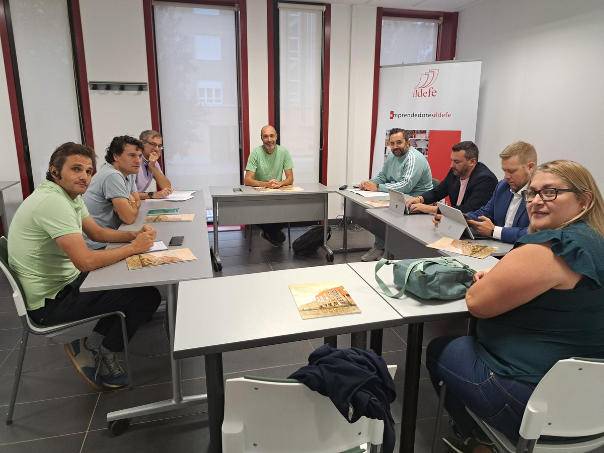 Ildefe (@ildefe) on Twitter photo 📸Retomamos la colaboración con <a href="/EconomicasULE/">Facultad Ciencias Económicas y Empresariales León</a> para que alumnos trabajen en casos reales de #empresas de #LeónEsp🦁apoyando su estrategia de #comunicación y #marketing
🙏¡Gracias!🙏
#MoreThanHosting
#Vexiza
#MissHelp
#VentinesConsultoría
#Integramedia
#CLEBA
<a href="/LeonAyto/">Ayuntamiento de León</a> 📸Retomamos la colaboración con <a href="/EconomicasULE/">Facultad Ciencias Económicas y Empresariales León</a> para que alumnos trabajen en casos reales de #empresas de #LeónEsp🦁apoyando su estrategia de #comunicación y #marketing
🙏¡Gracias!🙏
#MoreThanHosting
#Vexiza
#MissHelp
#VentinesConsultoría
#Integramedia
#CLEBA
<a href="/LeonAyto/">Ayuntamiento de León</a>