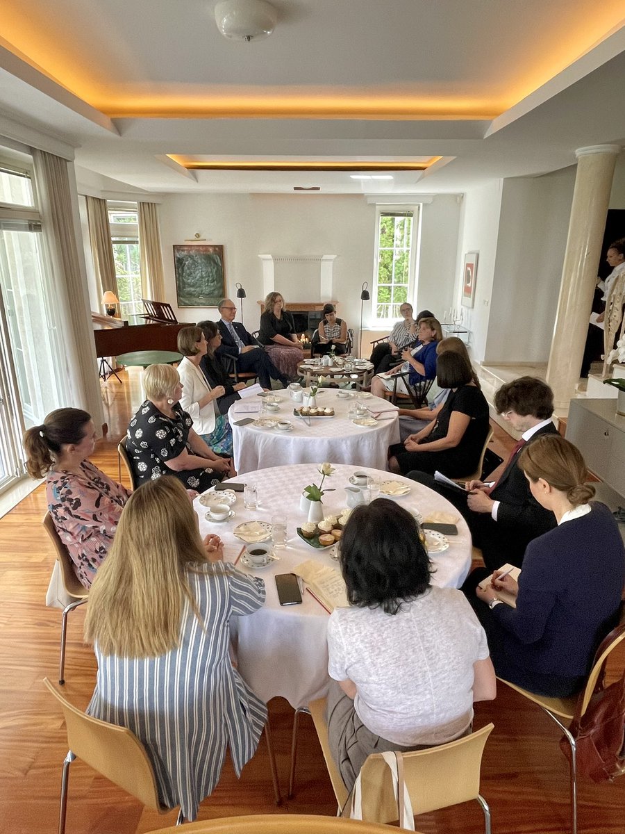 Pleasure hosting @SofiaCalltorp at the 🇸🇪residence for a briefing by DevCoop implementing partners who work on #gender #equality w/projects funded by Sweden. We are grateful to learn more ab/the progress made & the recent developments in the country on this very important topic👇