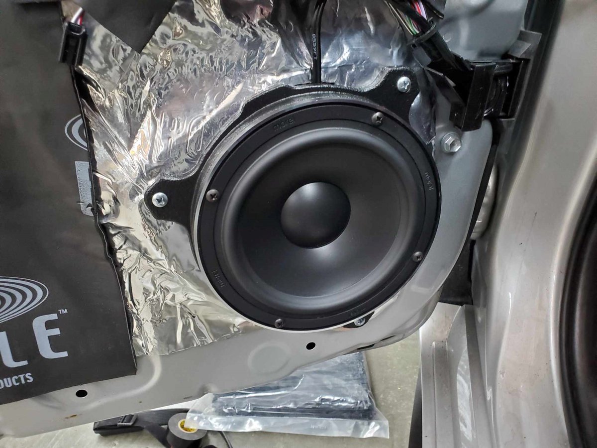 MorelHiFi's tweet image. See this 2020 #Toyota Corolla Hatchback featuring Morel&apos;s Hybrid 62 2-way component system, expertly installed by #simplicityinsound, USA, for a 100% OEM-like interior. Explore more- morelhifi.com/product/hybrid…
#morelhifi #morelcaraudio #caraudio #carhifi #caraudioinstallation