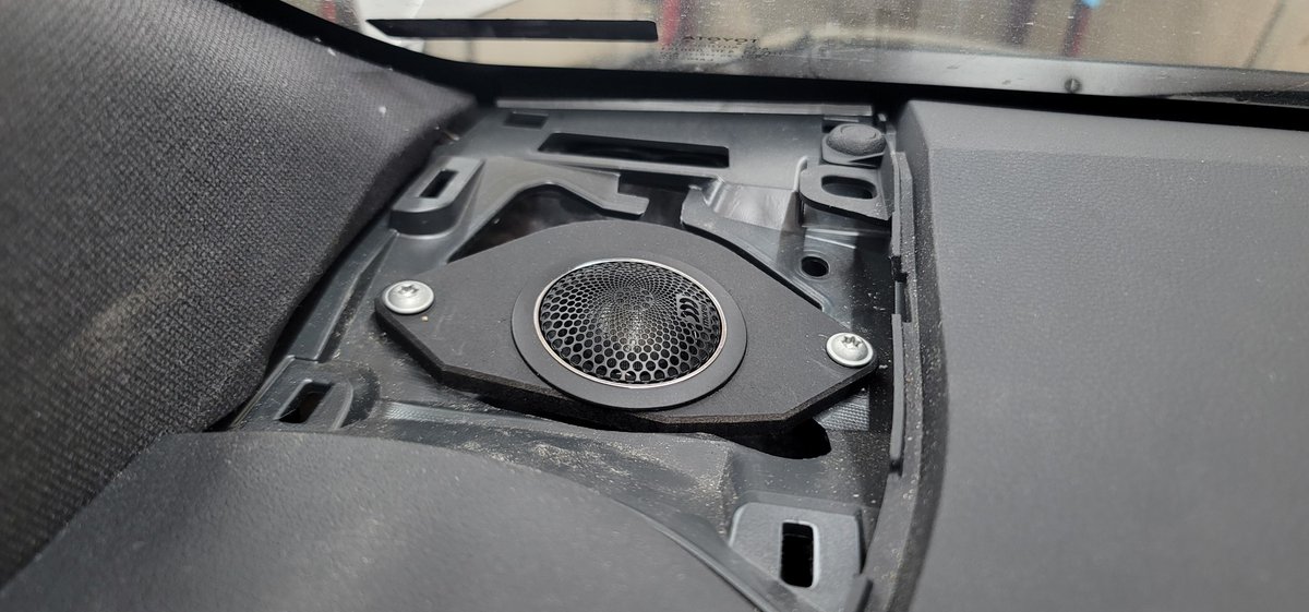 MorelHiFi's tweet image. See this 2020 #Toyota Corolla Hatchback featuring Morel&apos;s Hybrid 62 2-way component system, expertly installed by #simplicityinsound, USA, for a 100% OEM-like interior. Explore more- morelhifi.com/product/hybrid…
#morelhifi #morelcaraudio #caraudio #carhifi #caraudioinstallation