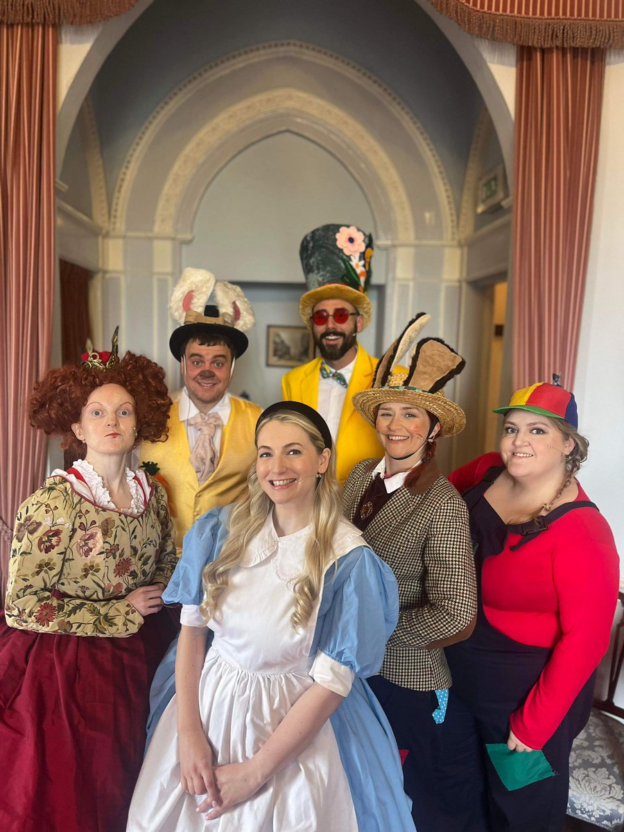 We had a fantastic time performing A Very Mad Royal Tea Party (@ReachOutArtsUK family show) at Shrewsbury Castle @shrewsmuseum on Thursday 31st August! What a beautiful venue!🤩 Thank you to the lovely audiences as well. #familytheatre #theatre #AliceInWonderland #actresslife