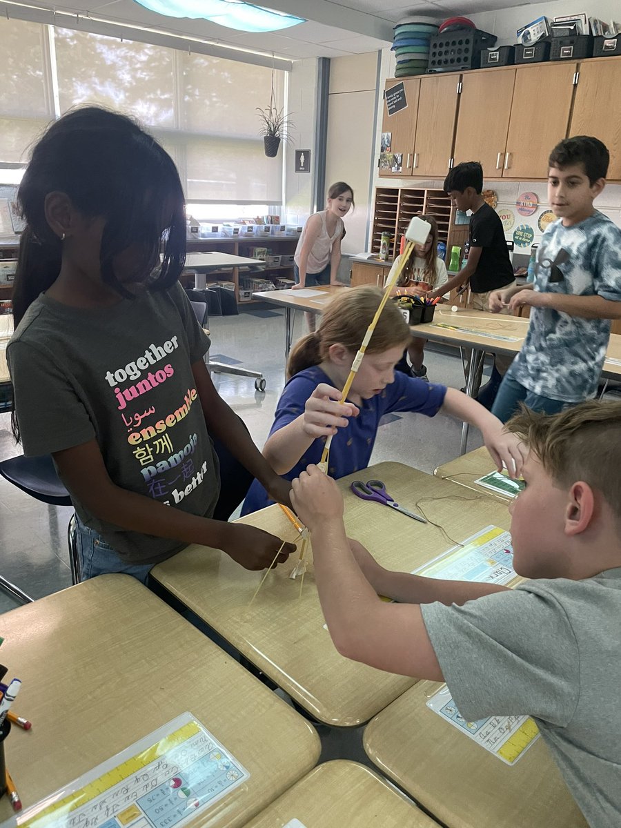 pyoungfam2's tweet photo. STEM at work! #livoniapride https://t.co/OmQqop27CU