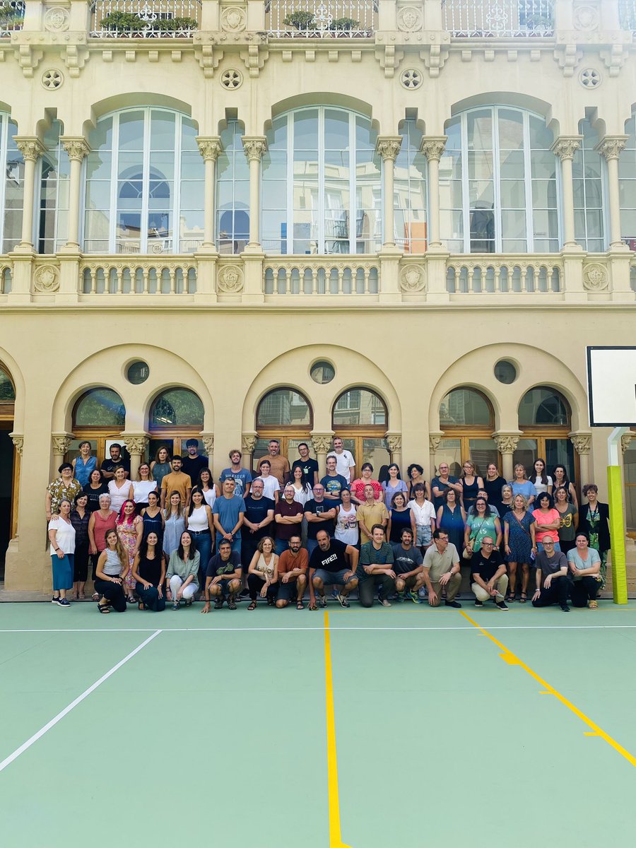 VedrunaGracia's tweet image. 2️⃣0️⃣2️⃣3️⃣ ~ 2️⃣0️⃣2️⃣4️⃣

Estem a punt! Tot el professorat de l’escola us desitja un bon inici de curs. 
Us esperem demà a tot l’alumnat d’Infantil, Primària i ESO 🤩
El dia 12 rebrem a Batxillerat i FP. 

Tenim moltes ganes!! 🤗

#vedrunagràciaalteucostat
#viladegràcia #curs2324