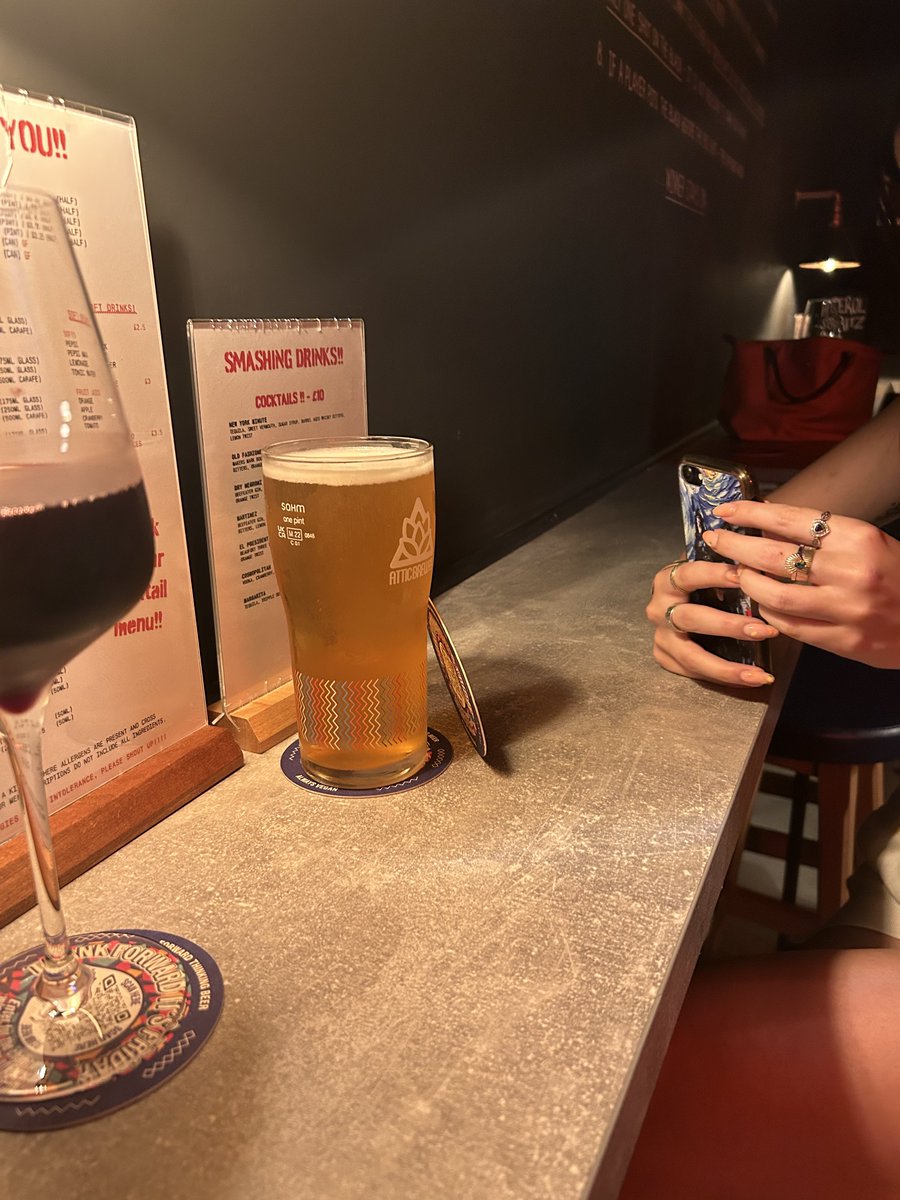 MeatOneVegBlog's tweet photo. Launch of @atticbrewco lager, Forward, at @TheBunAndBarrel. Just look at the social media skills on @s0phiefrancesca! https://t.co/NpU6UFIrRo