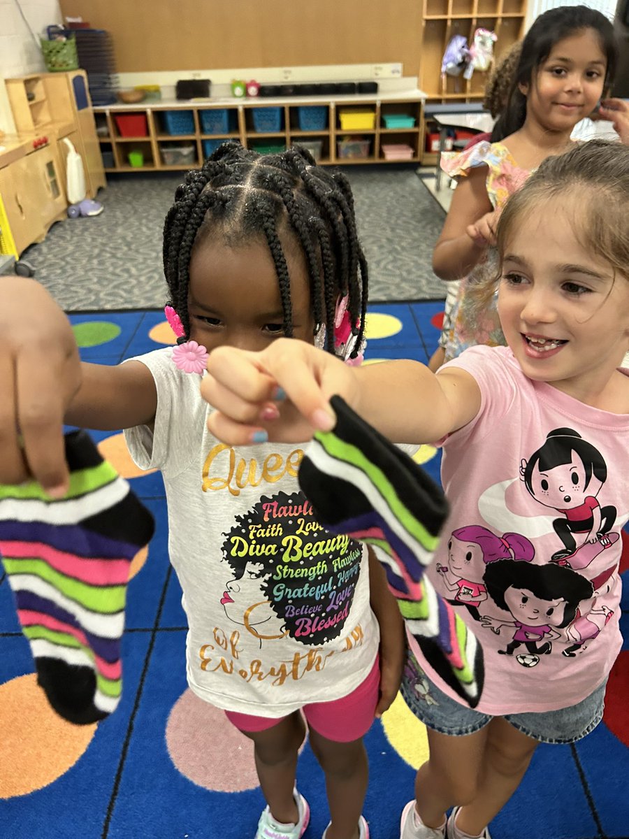 EdisonKDG's tweet photo. Exactly the same and not exactly the same!  Our first math lesson was amazing!!! #fraserfamily #edisonshines https://t.co/xn7YtfVf8N