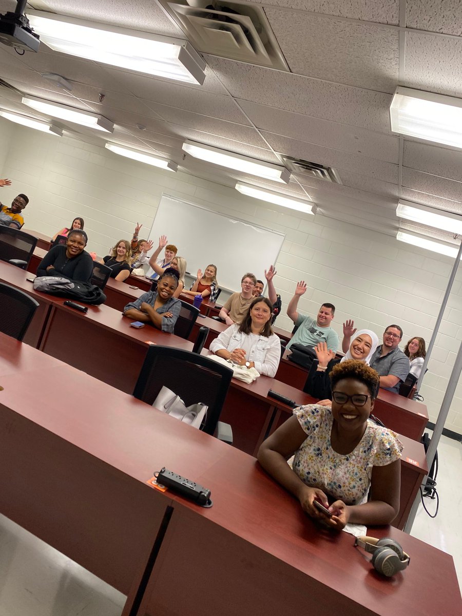 La rentrée collégiale fait vibrer le campus de Dieppe ! Un mélange d'anticipation, de nouveauté et de retrouvailles remplit l'édifice d'énergie. 📚✨ #RentréeCCNB #CampusDieppe #NouvelleAventure