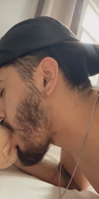 It&rsquo;s just something so beautiful about man tonguing pussy that just makes me a brainless cum dumpster