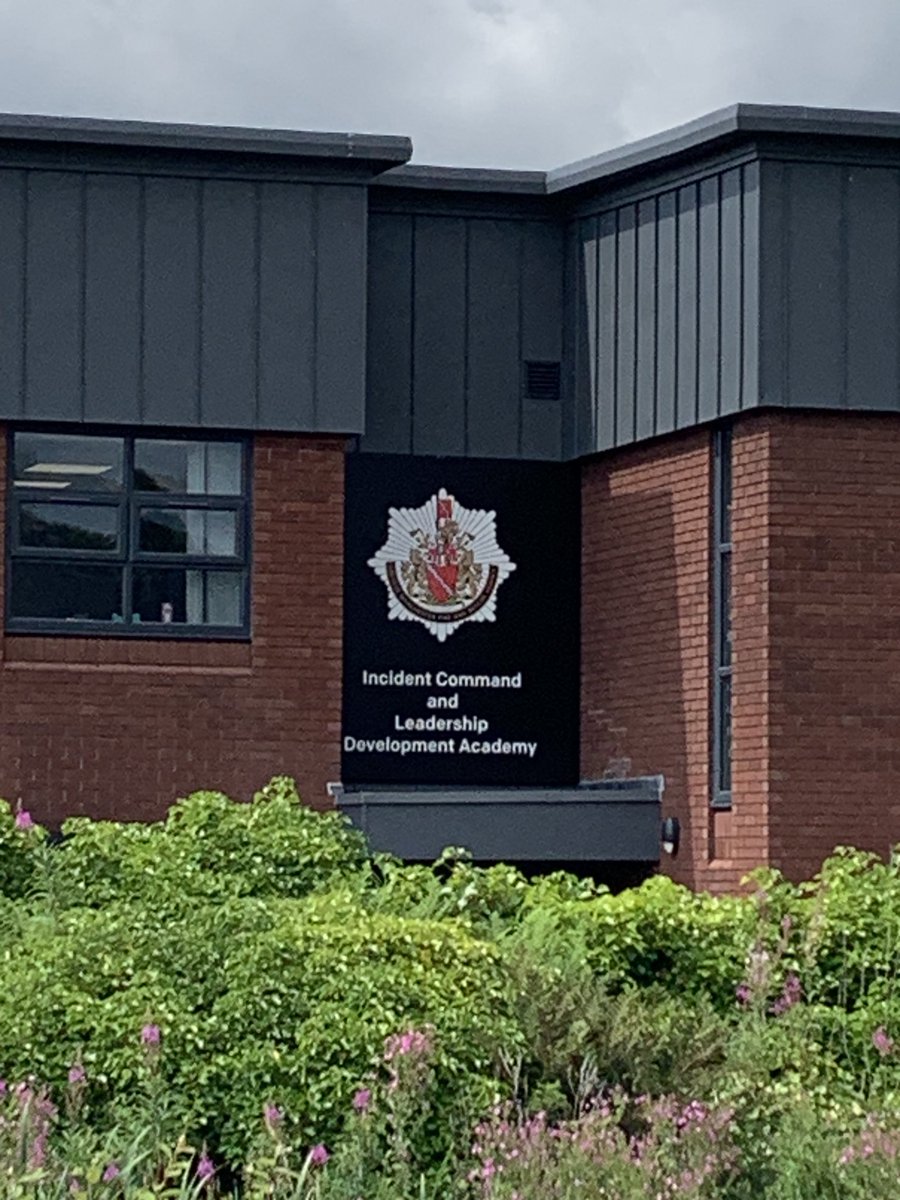CFODaveRussel's tweet photo. Spent the past couple of days at our ‘Frontline Leaders’ Course 🚒Opportunity to congratulate 👏 and say ‘well done’ to 42 newly promoted Crew Managers (across two courses) and importantly to talk ‘leadership’ and set expectations ⁦@manchesterfire⁩ https://t.co/Wh9pPqGZ43