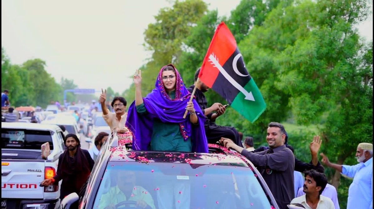 AajizDhamrah's tweet photo. میڈم شازیہ عطا مری صاحبہ کے خلاف جھوٹی پروپیگنڈہ نے دم توڑ دیا ہے جھوٹ پھیلانے والوں کے خلاف کارروائی کے فیصلے نے الزام لگانے والوں کی نیندیں اڑا دی ہیں
بہت اچھا اقدام ہے جھوٹ کو جھوٹے کے گھر پہنچانا چاہیئے
@ShaziaAttaMarri https://t.co/q9Qc1IBfyl
