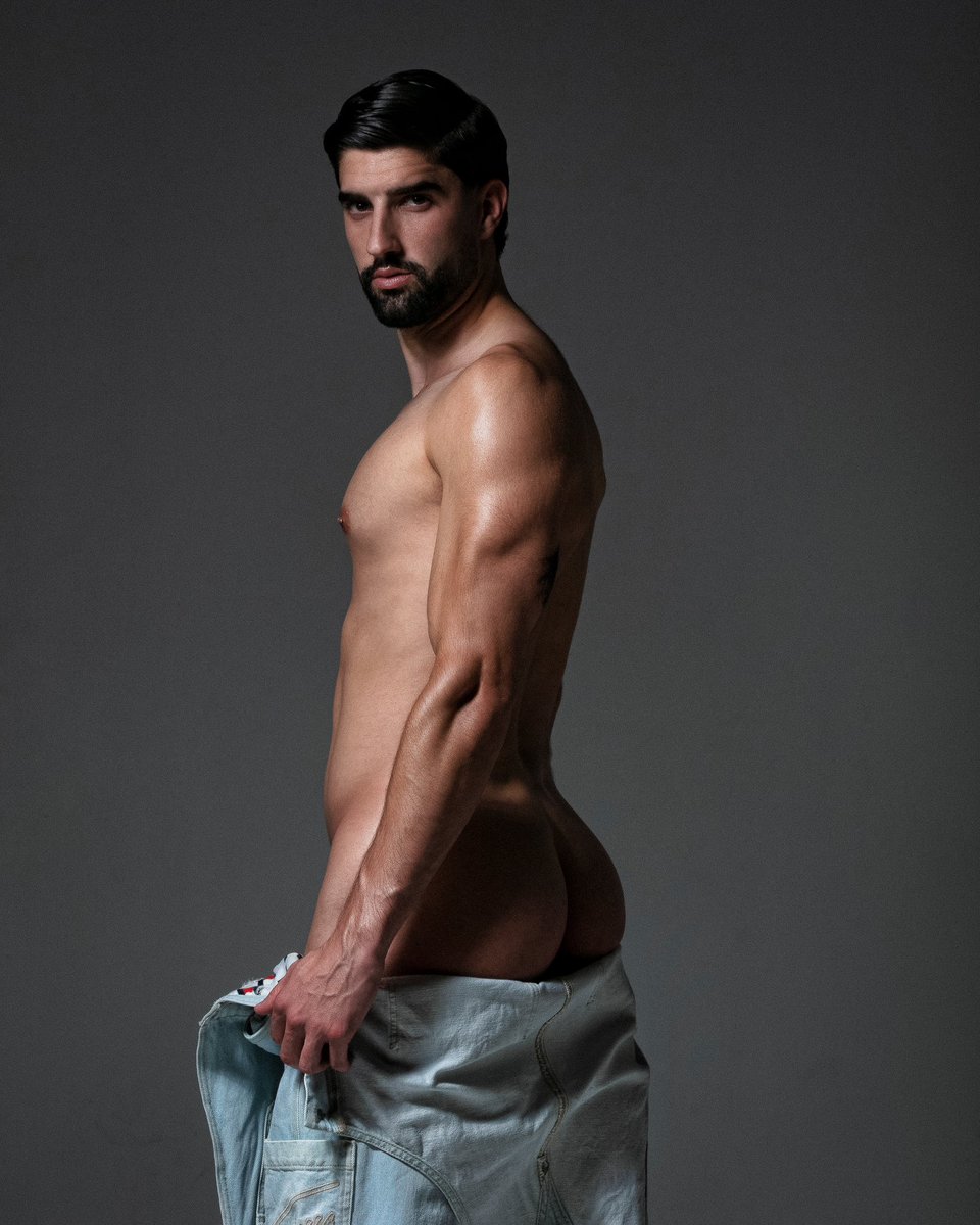 danibeja97's tweet photo. Descripción en una palabra?🤔 #men #modelo #model #onlyfan #twitter https://t.co/6DXKl5EOSP