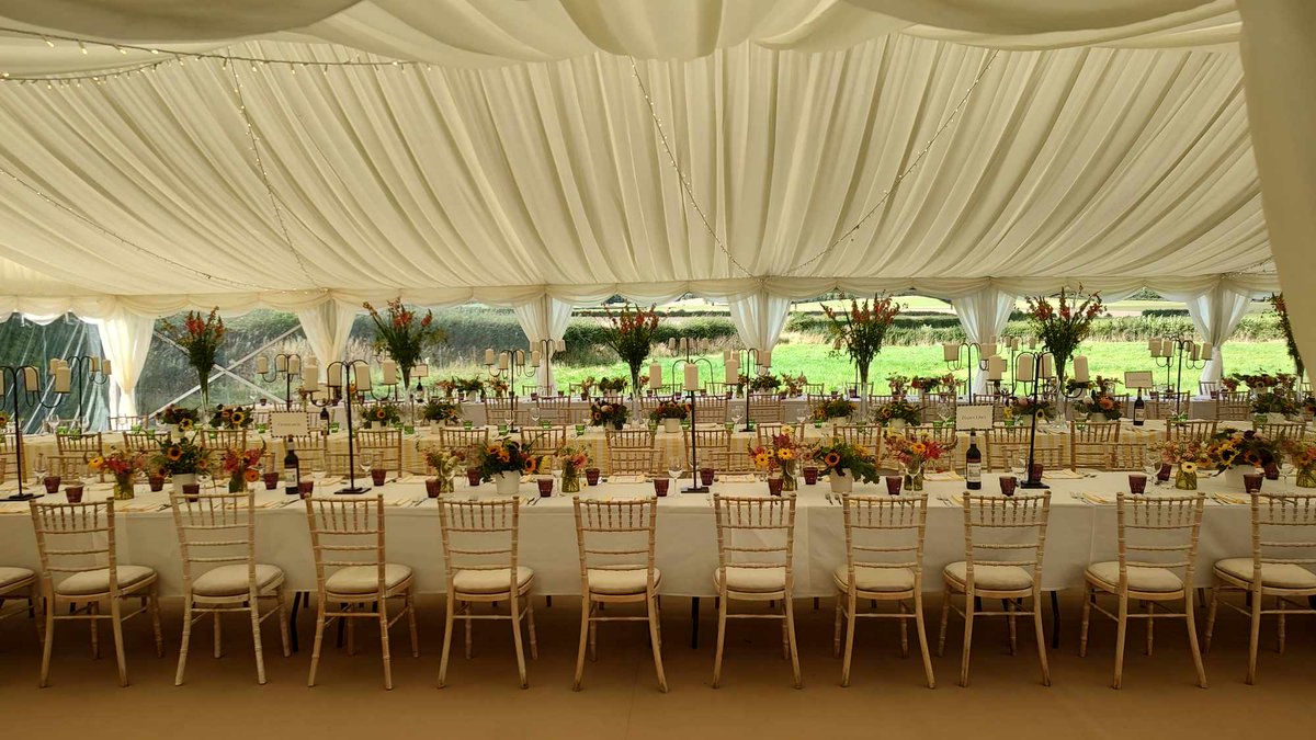 VillageFarm Marquees (@vfmarquees) on Twitter photo Long tables, pops of colour, panoramic windows and a stunning view = the perfect combination for a summer wedding ๐ท
#wedding #weddingmarquee Long tables, pops of colour, panoramic windows and a stunning view = the perfect combination for a summer wedding ๐ท
#wedding #weddingmarquee
