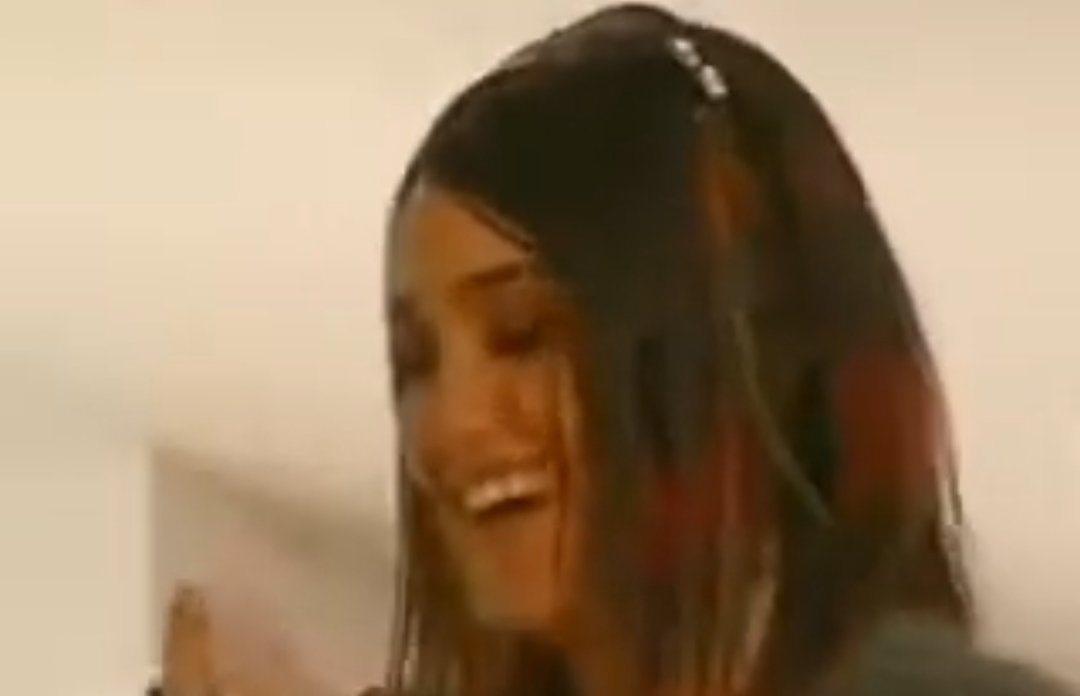 pardoraybr's tweet photo. *pego o cartão e fico rindo*
#Rebelde009 https://t.co/yXSaKBYlN2