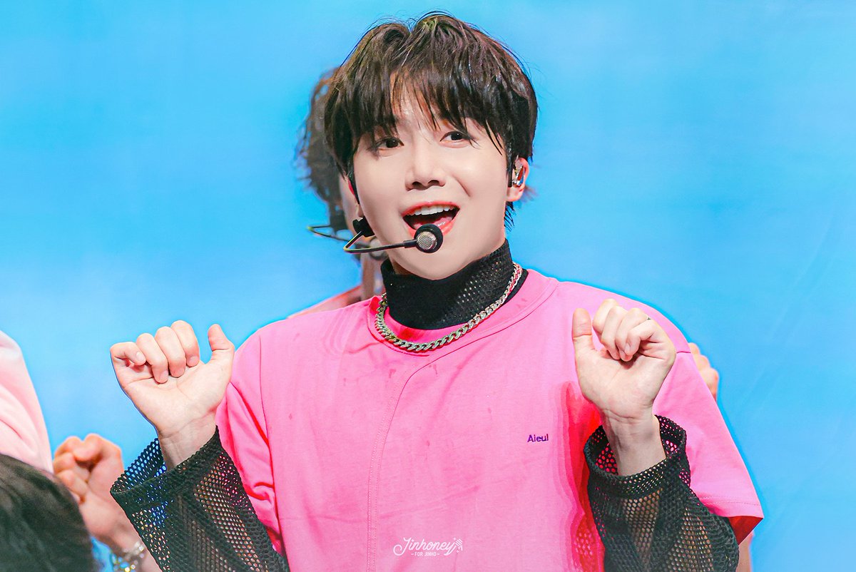 jinhoney417's tweet photo. 230830 2023 PENTAGON CONCERT
분홍 다람쥐 ʕ•ﻌ•ʔ ⋆⁺₊⋆ ♡
#조진호 #진호 #JINHO #ジンホ
#펜타곤 #PENTAGON @CUBE_PTG