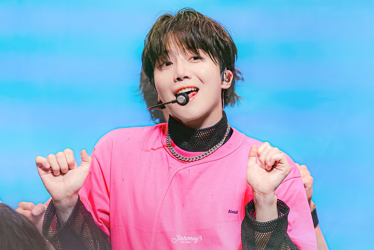 jinhoney417's tweet photo. 230830 2023 PENTAGON CONCERT
분홍 다람쥐 ʕ•ﻌ•ʔ ⋆⁺₊⋆ ♡
#조진호 #진호 #JINHO #ジンホ
#펜타곤 #PENTAGON @CUBE_PTG