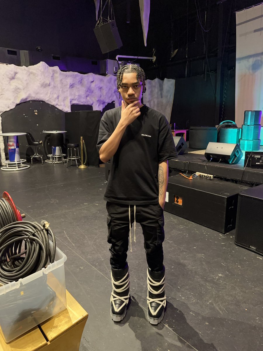 Devislit's tweet image. 