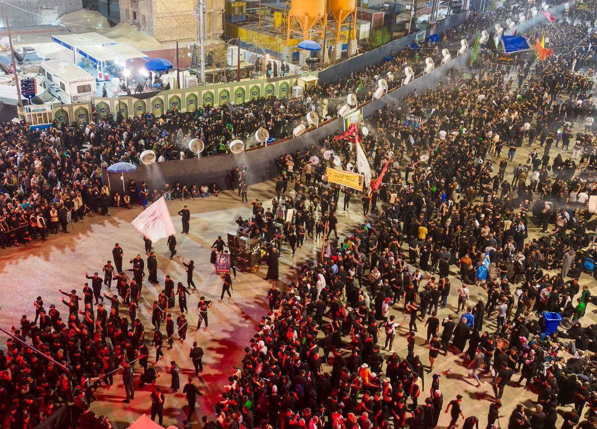 aymndawd536379's tweet photo. زيارة الأربعين تجسد تعاليم الحسين (ع) في التضحية من أجل الحق في العدل ، التعاليم لا تزال تلهمنا.،،

#زاير_ايراني_خوش_امديد https://t.co/P6HAvym5o3