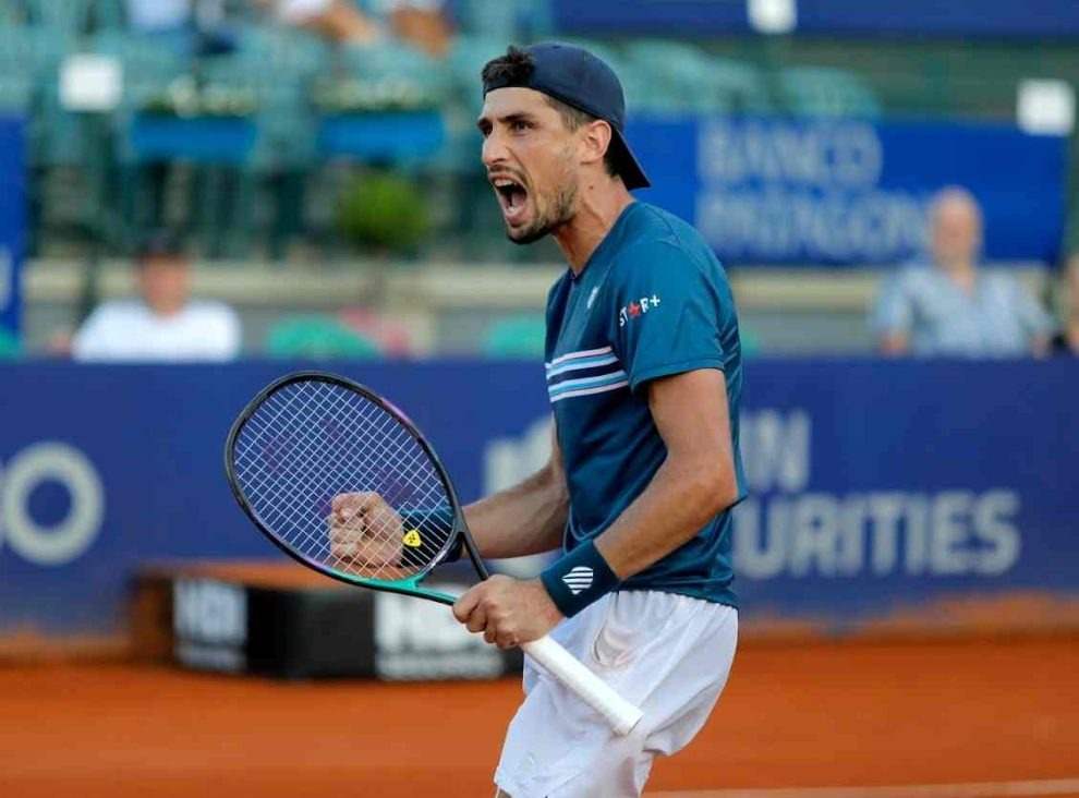 Hola gente como estan
Me gustaria pedirles un favor... Si bien las publicaciones tienen un buen flujo de visualizaciones los seguidores no suben😞
Y es por eso que les pido si me podrian seguir o darle RT a esto
los inicios son duros y somos una cuenta que hablaremos de tenis❤️