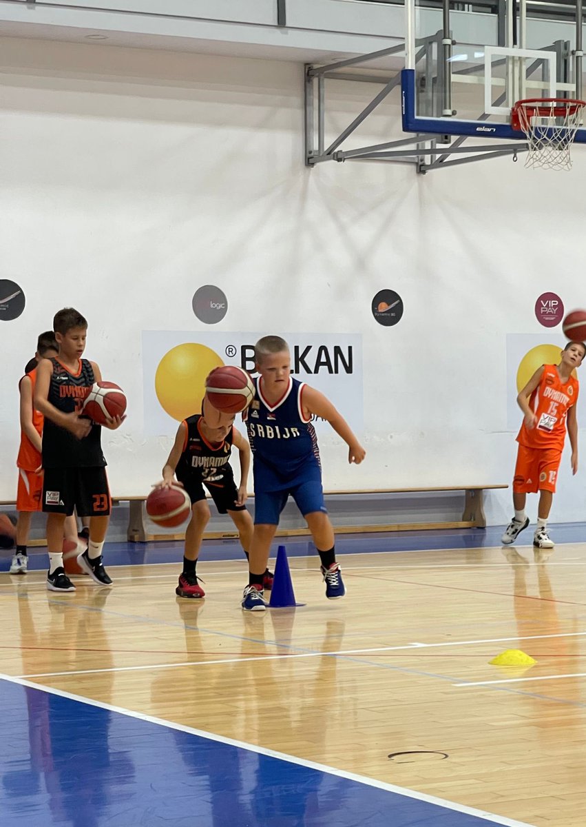 🥹🥹🥹🥹  
Dace bog nekad pa da stari gleda svog prvenca u tom dresu!
Ja sam moje snove ostvario, nadam se da ce tvoji snovi da se ostavre i da je jedan od tih snova da nosis taj sveti dres!
🇷🇸🇷🇸🇷🇸
❤️❤️❤️
🏀🏀🏀