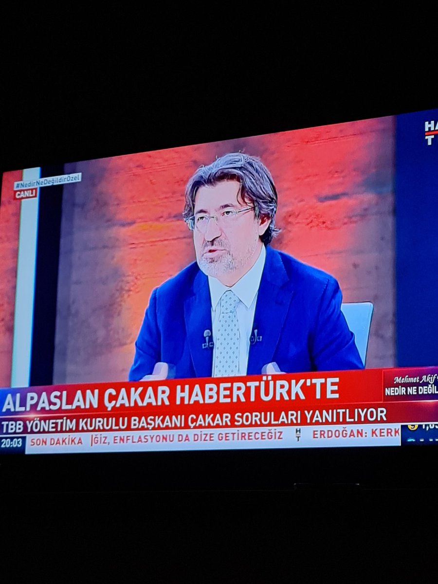 #nedirnedeğildir #nedirnedeğildirözel
Türkiye de tüm konut kredilerinin %20 tek başına ziraat bankası fonlamış 🤷
Pes olacak iş değil