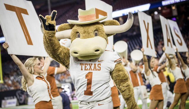 HORNS UP ALL WEEK 🤘🏻🤘🏻 <a href="/UTBarstool/">Barstool Longhorn</a> 
#BuckFama