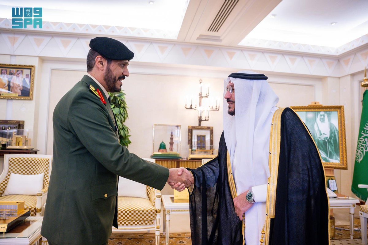 rt_wee's tweet image. استقبل صاحب السمو الملكي الأمير الدكتور فيصل بن مشعل بن سعود بن عبدالعزيز أمير منطقة #القصيم , بمكتبه اليوم, العميد حمد الأشهب بمناسبة تعيينه مديراً لإدارة سجون المنطقة، بحضور وكيل الإمارة الدكتور عبدالرحمن الوزان والوكيل للشؤون الأمنية بالإمارة فهد العبدالقادر