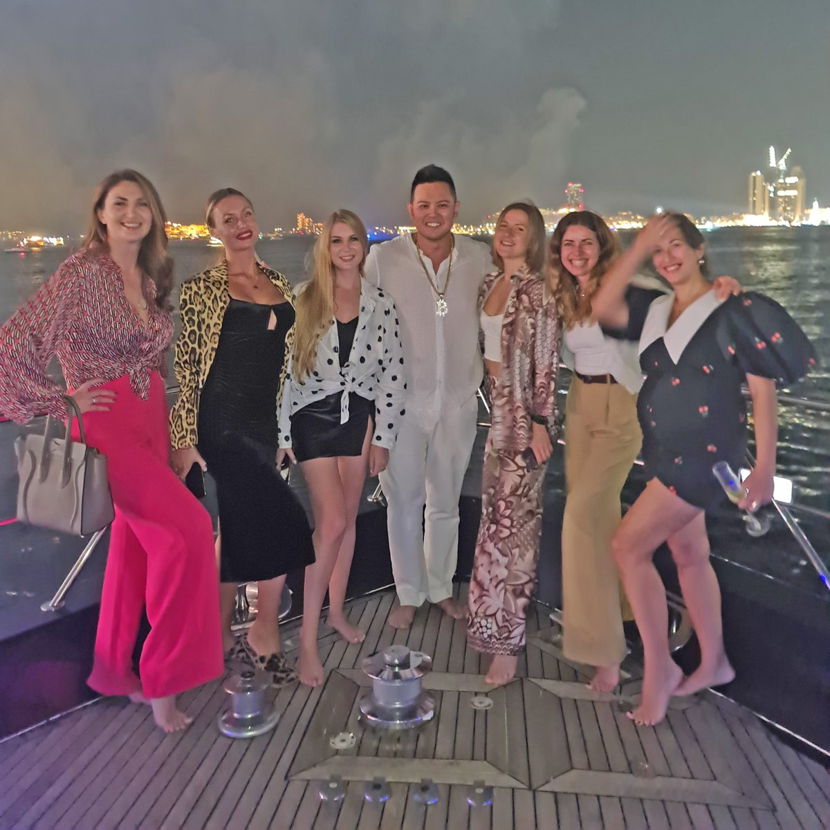 HerbertRSim's tweet photo. Partying whether it is Bull or Bear crypto markets🛥️🥂🍾🎉🥳

#ICYMI - https://t.co/4IjxLDdi94 $X is exploding the charts right now 🚀📈

#CruxDecussata is a #Cypherpunk project which owns the single symbol URL of https://t.co/K0c63m0Yty (punycode: xn--33h dot com)

Symbol of ☓ is #StAndrewsCross or #Saltire

It is not to be confused with English alphabet https://t.co/Cy7yZqa884 which is own by #ElonMusk himself

🚨 Make sure you get the right $X, there are scam projects trying to mask as @ElonMusk's @X. 
Please beware & stay safe!

✅ Correct one is @XcomERC20 

#XcomERC20 #Xcom