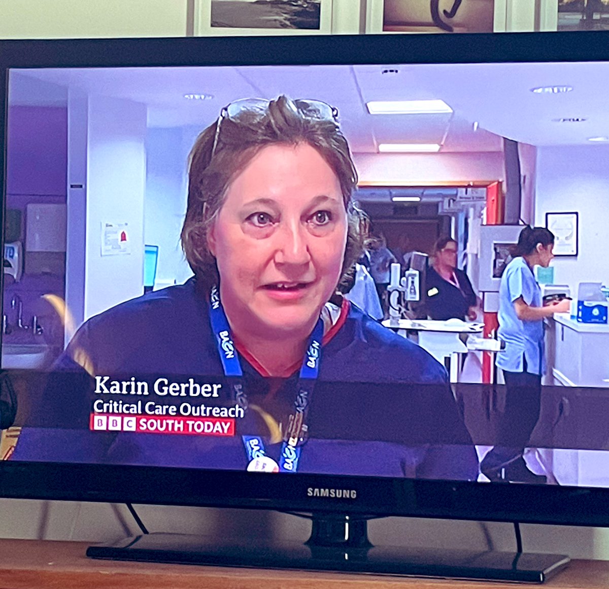 Spotted! 🎥 Fantastic work RBH Outreach Team -  @ACP_RBHFT @karin_gerber - terrific BBC piece, highlighting this valuable support!  #callforconcern #MarthasRule 🙌