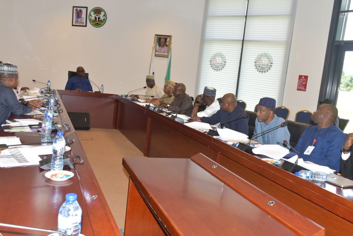 Today, the management team of the Petroleum Technology Development Fund (PTDF), led by the Executive Secretary, Dr. Bello Gusau briefed the Minister of State, Petroleum Resources (Oil), Sen. Heineken Lokpobiri (Ph.D) on the mandate, vision, mission and activities of the Agency.