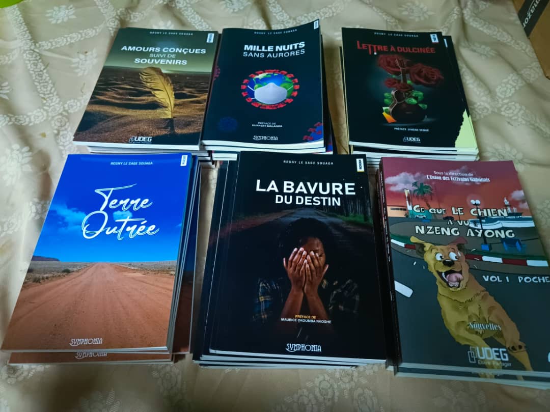 adama_douk's tweet photo. LITTÉRATURE GABONAISE 

Arrivage de : 
"CE QUE LE CHIEN A VU À NZENG-AYONG"👅&amp;  D'autres titres📚

Pour vos commandes et/ou réservations, contactez nous en inbox ou appelez au (+241) 66 04 32 44 / 66 74 95 53

#Maintenant_Vous_Saurez_Ce_Que_Le_Chien_A_vu_À_Nzeng_Ayong🐶🐕😎🇬🇦 https://t.co/0pAWCSvm8p